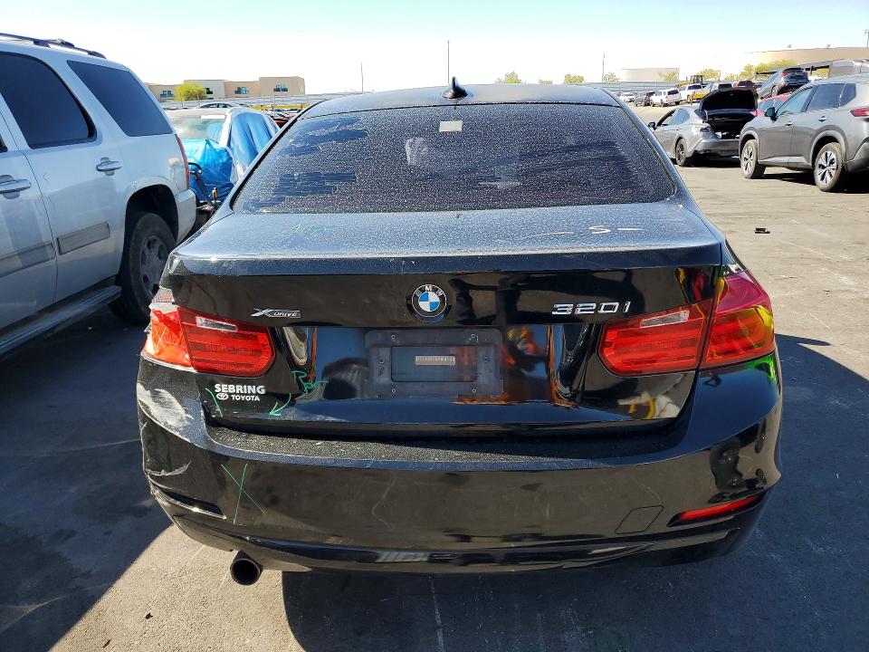 51405596 :رقم المزاد ، WBA3C3G55FNT53625 vin ، 2015 Bmw 320 مزاد بيع