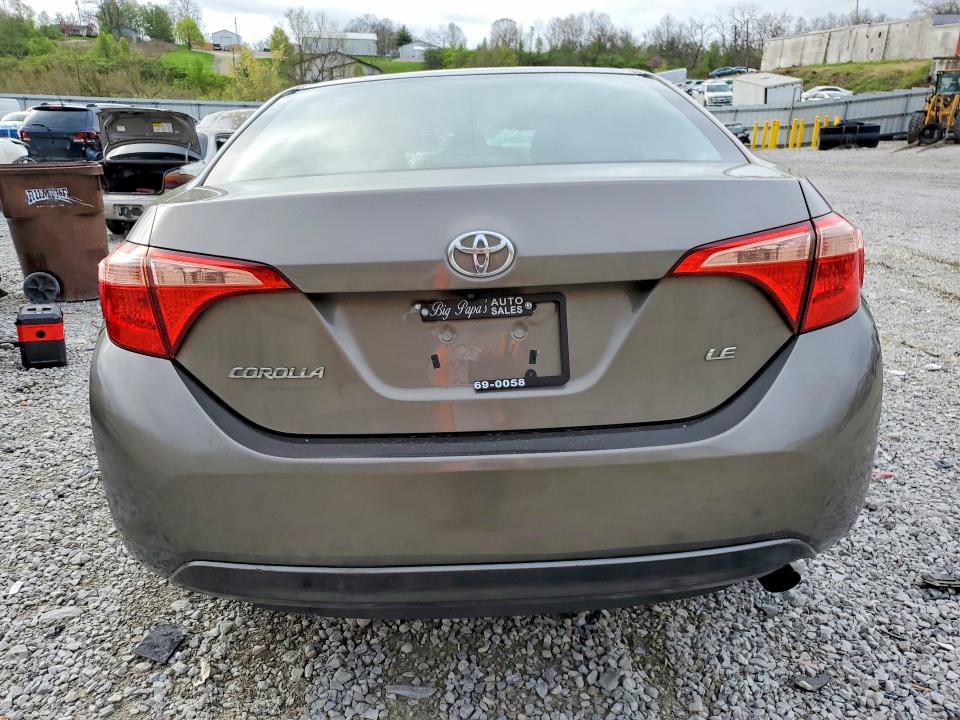 2018 Toyota Corolla მანქანა იყიდება აუქციონზე, vin: 2T1BURHE8JC110643, აუქციონის ნომერი: 48659756