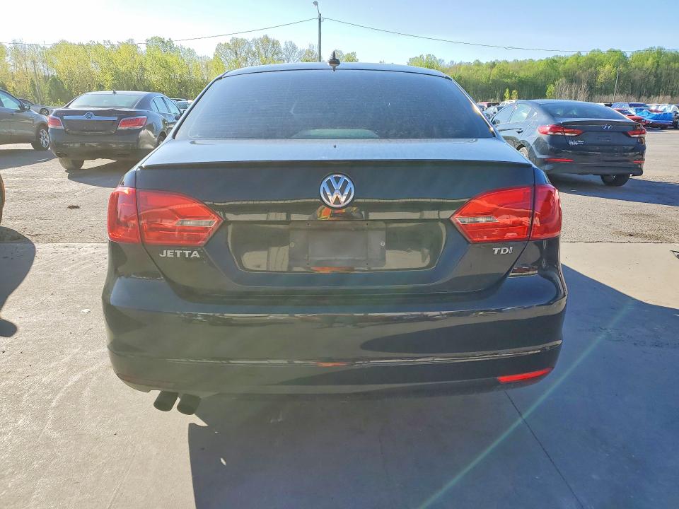 48674756 :رقم المزاد ، 3VWLL7AJ3CM002408 vin ، 2012 Volkswagen Jetta مزاد بيع
