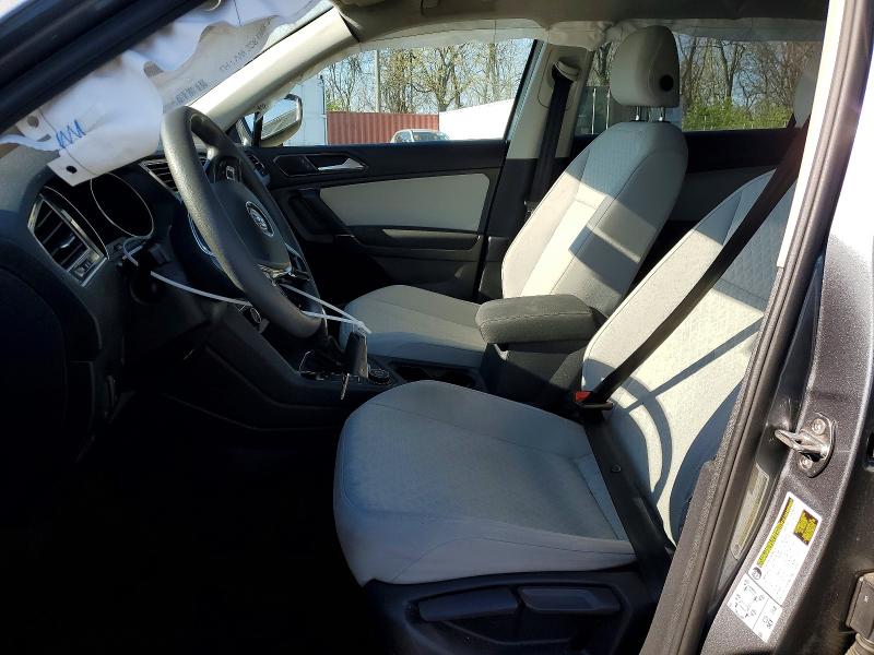 48930506 :رقم المزاد ، 3VV0B7AX4JM106093 vin ، 2018 Volkswagen Tiguan مزاد بيع