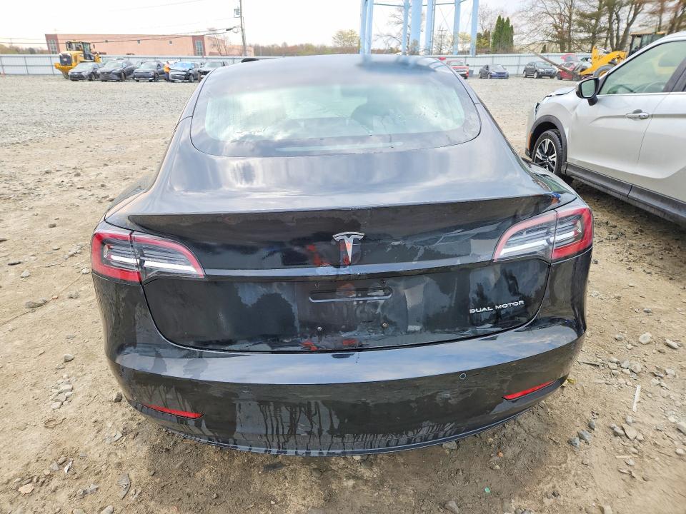 49459296 :رقم المزاد ، 5YJ3E1EB4JF184683 vin ، 2018 Tesla Model 3 مزاد بيع