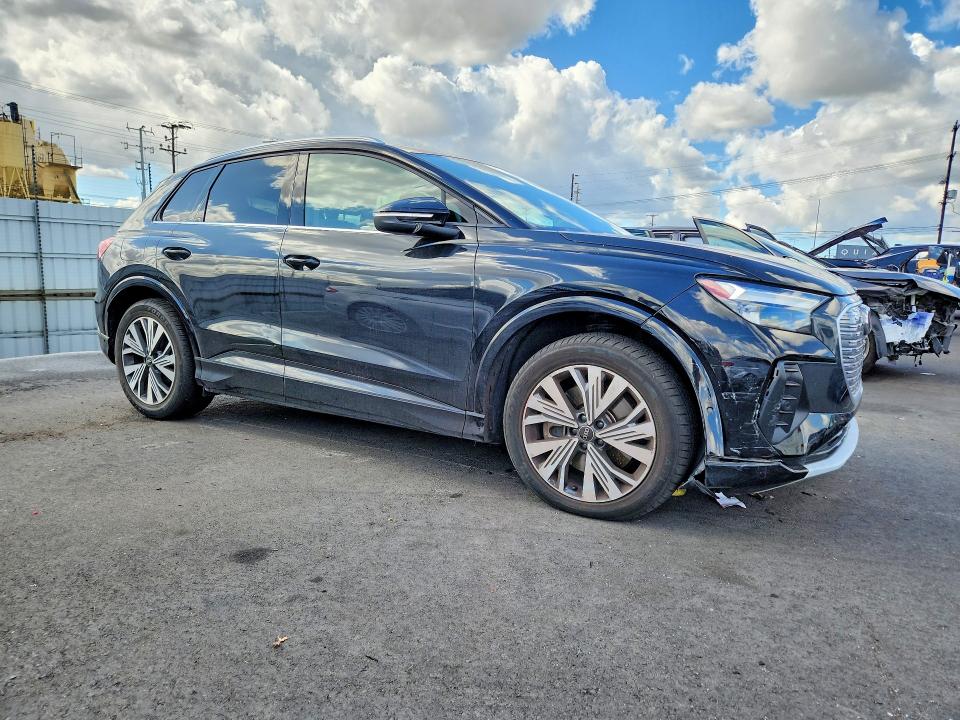 2023 Audi Q4 E-tron მანქანა იყიდება აუქციონზე, vin: WA1BCBFZXPP028563, აუქციონის ნომერი: 49637186