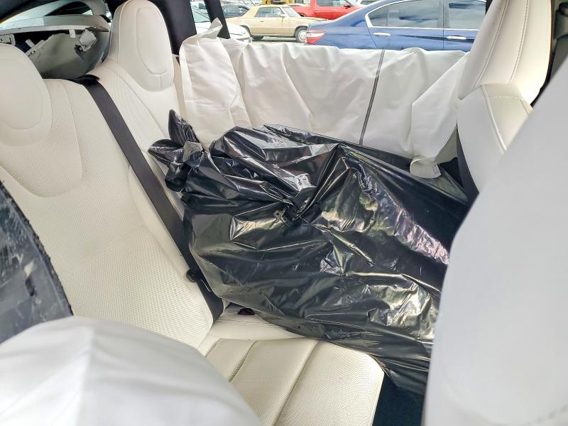 49620636 :رقم المزاد ، 7SAXCDE51NF335684 vin ، 2022 Tesla Model X مزاد بيع