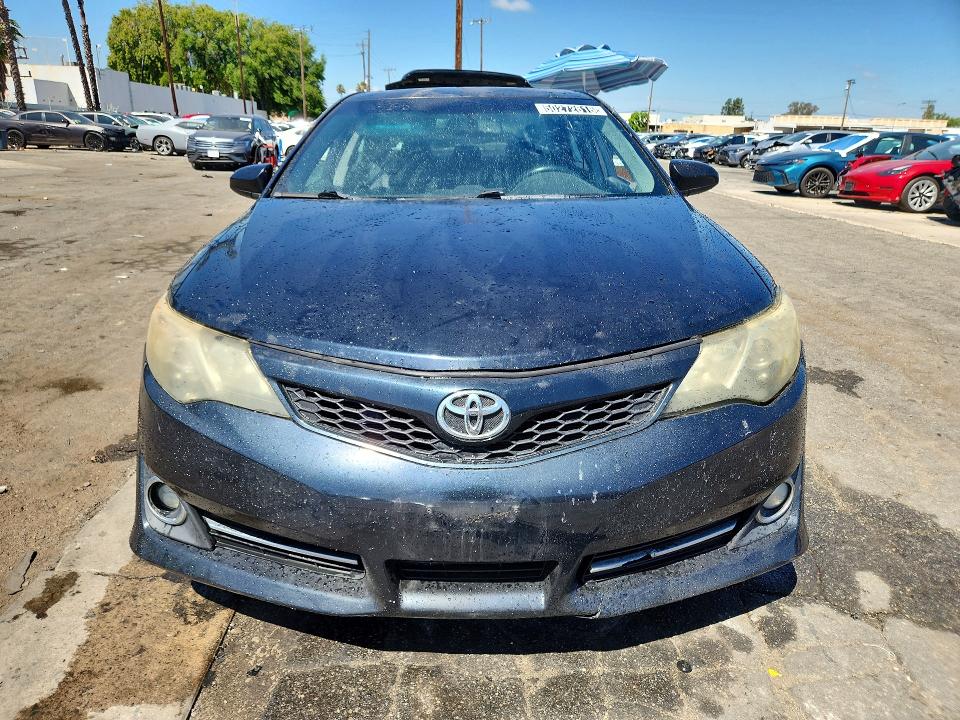 50272616 :رقم المزاد ، 4T1BK1FK1CU507600 vin ، 2012 Toyota Camry مزاد بيع
