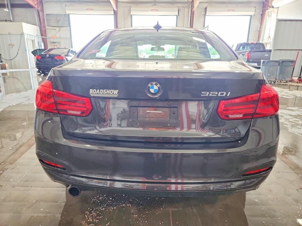 Продаж на аукціоні авто 2016 Bmw 320, vin: WBA8E1G53GNT35551, номер лоту: 50097936