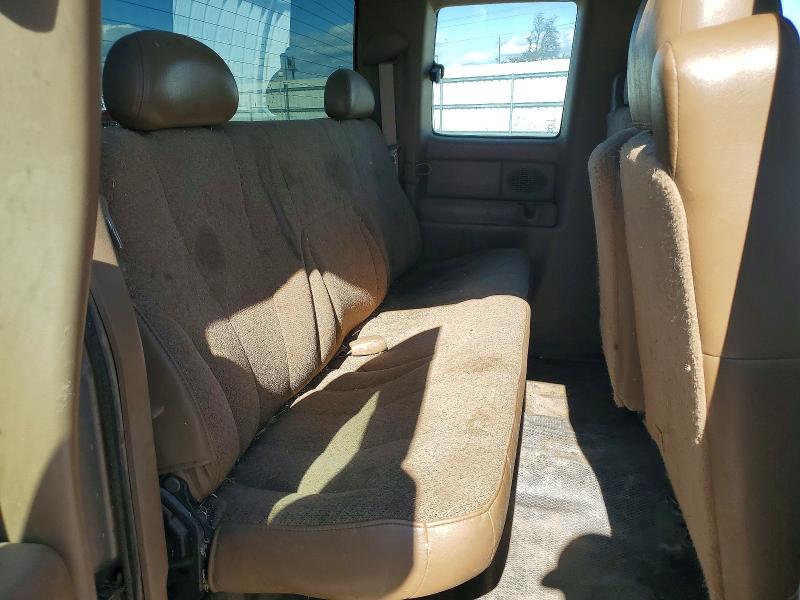 Продаж на аукціоні авто 2000 Chevrolet Silverado, vin: 1GCGK29U3YE235534, номер лоту: 48303476