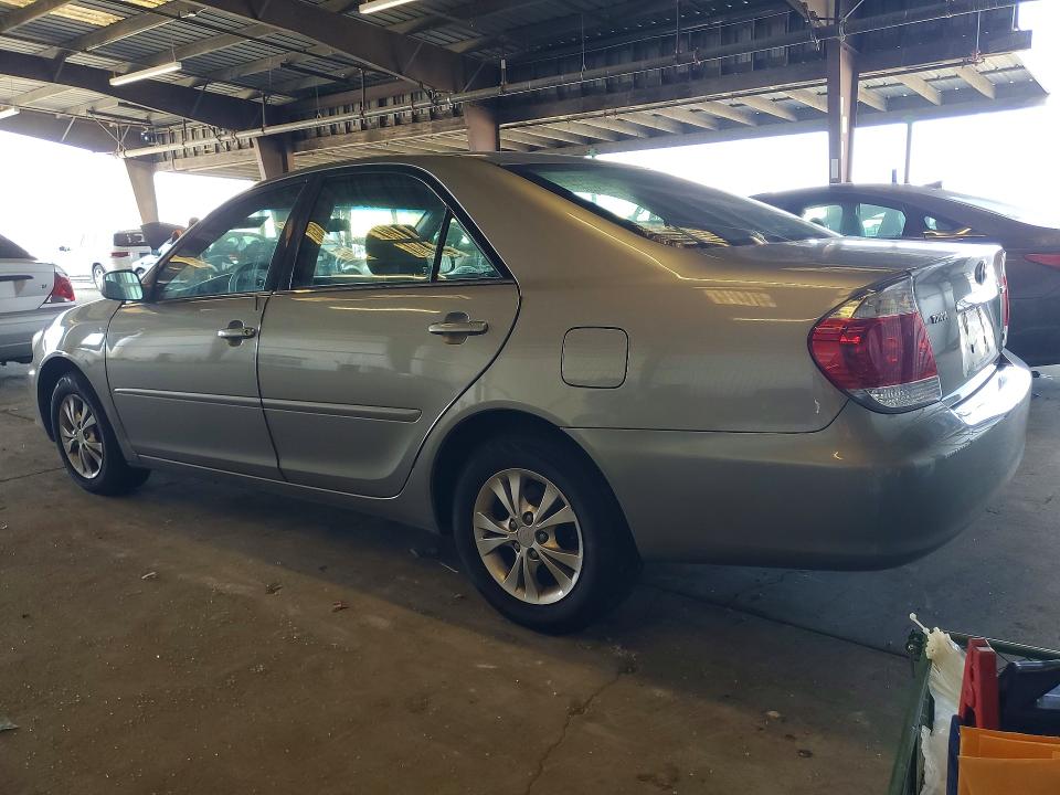 2005 Toyota Camry მანქანა იყიდება აუქციონზე, vin: 4T1BF30K75U599758, აუქციონის ნომერი: 51280756