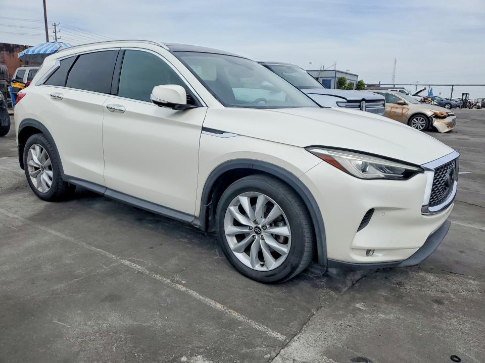 49452216 :رقم المزاد ، 3PCAJ5M10KF127370 vin ، 2019 Infiniti Qx50 مزاد بيع
