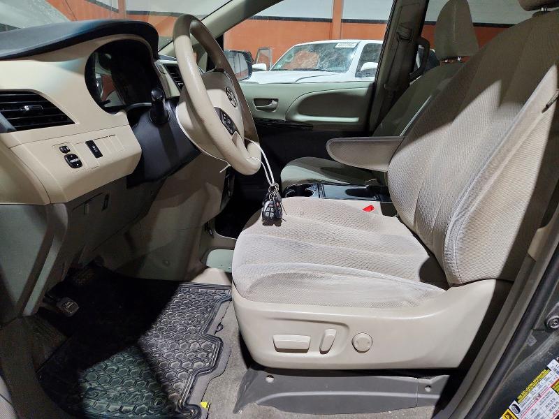 48487336 :رقم المزاد ، 5TDKK3DC2DS283125 vin ، 2013 Toyota Sienna مزاد بيع