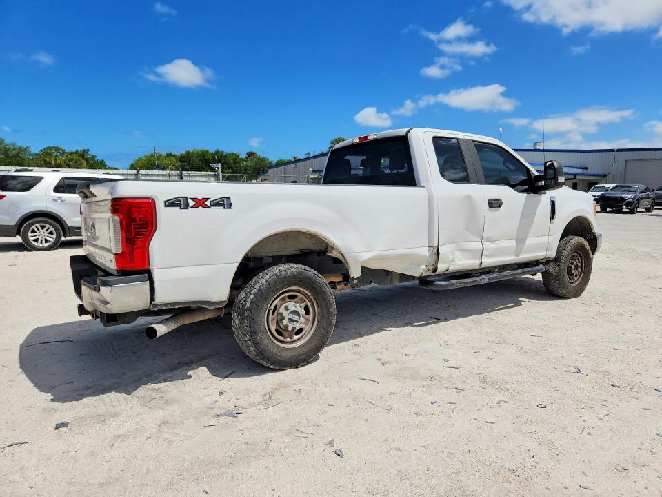 49638466 :رقم المزاد ، 1FT7X2B68HED29972 vin ، 2017 Ford F250 مزاد بيع