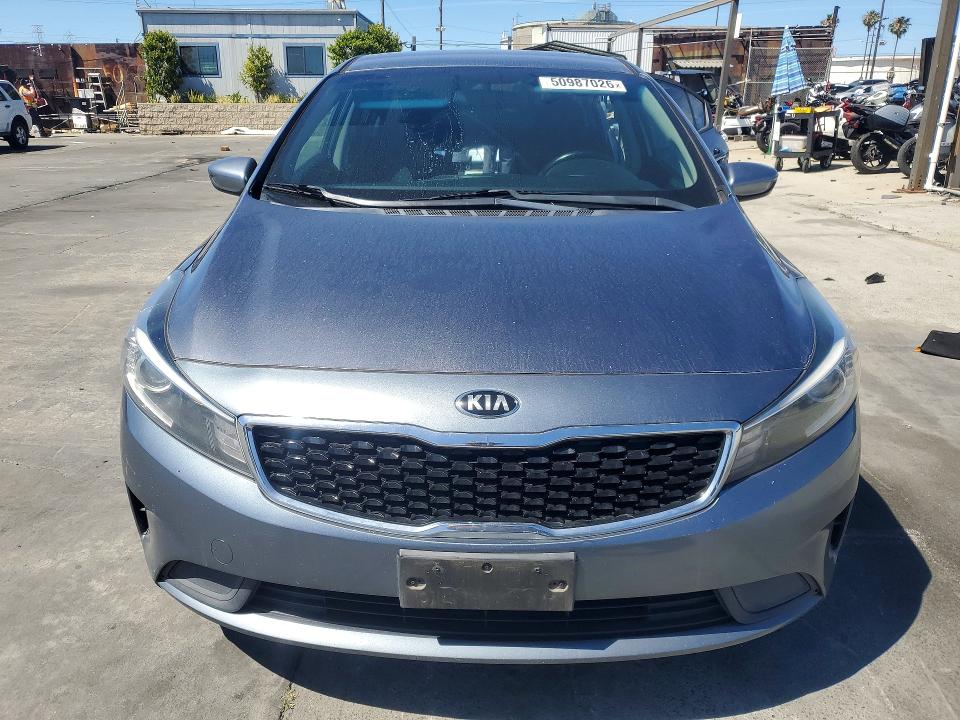 50987026 :رقم المزاد ، 3KPFL4A74JE281829 vin ، 2018 Kia Forte مزاد بيع