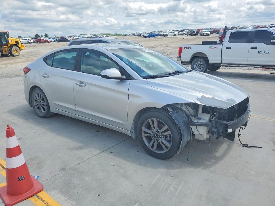51242566 :رقم المزاد ، 5NPD84LF1JH323317 vin ، 2018 Hyundai Elantra مزاد بيع