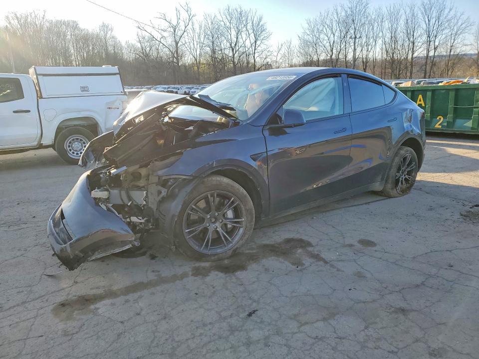 2024 Tesla Model Y მანქანა იყიდება აუქციონზე, vin: 7SAYGDEE3RF200155, აუქციონის ნომერი: 49213956