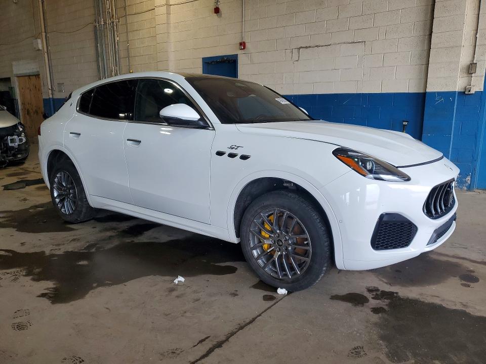 Продажа на аукционе авто 2023 Maserati Grecale, vin: ZN682AVA3P7434109, номер лота: 49465056