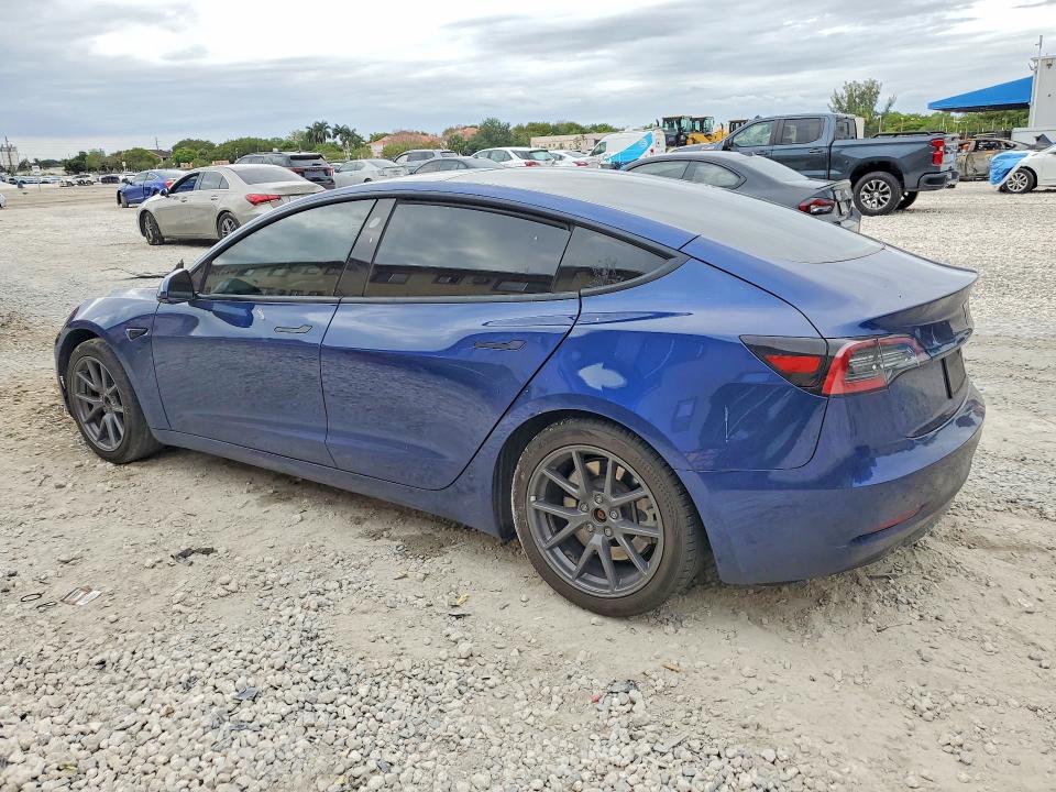 51271216 :رقم المزاد ، 5YJ3E1EA3NF185224 vin ، 2022 Tesla Model 3 مزاد بيع