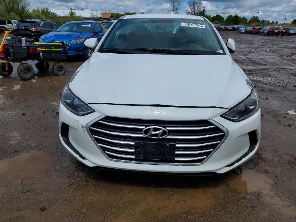 51951786 :رقم المزاد ، 5NPD74LFXHH193616 vin ، 2017 Hyundai Elantra مزاد بيع
