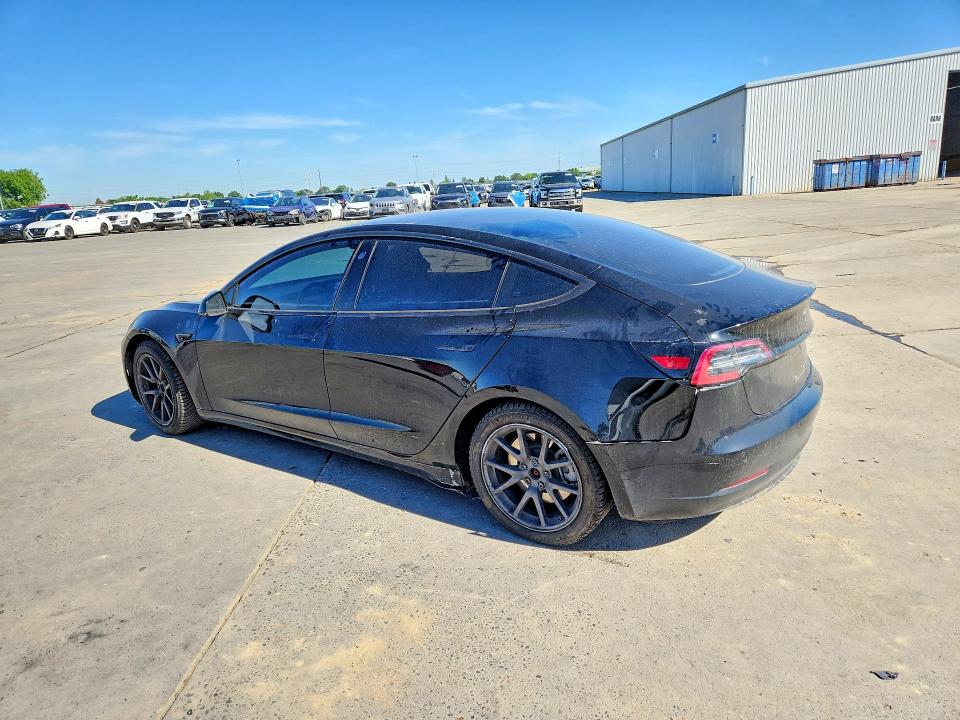 48835856 :رقم المزاد ، 5YJ3E1EAXJF057783 vin ، 2018 Tesla Model 3 مزاد بيع