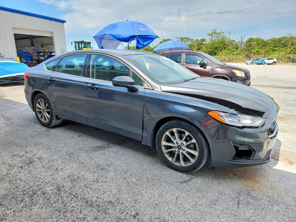 51814166 :رقم المزاد ، 3FA6P0HD6LR185131 vin ، 2020 Ford Fusion مزاد بيع
