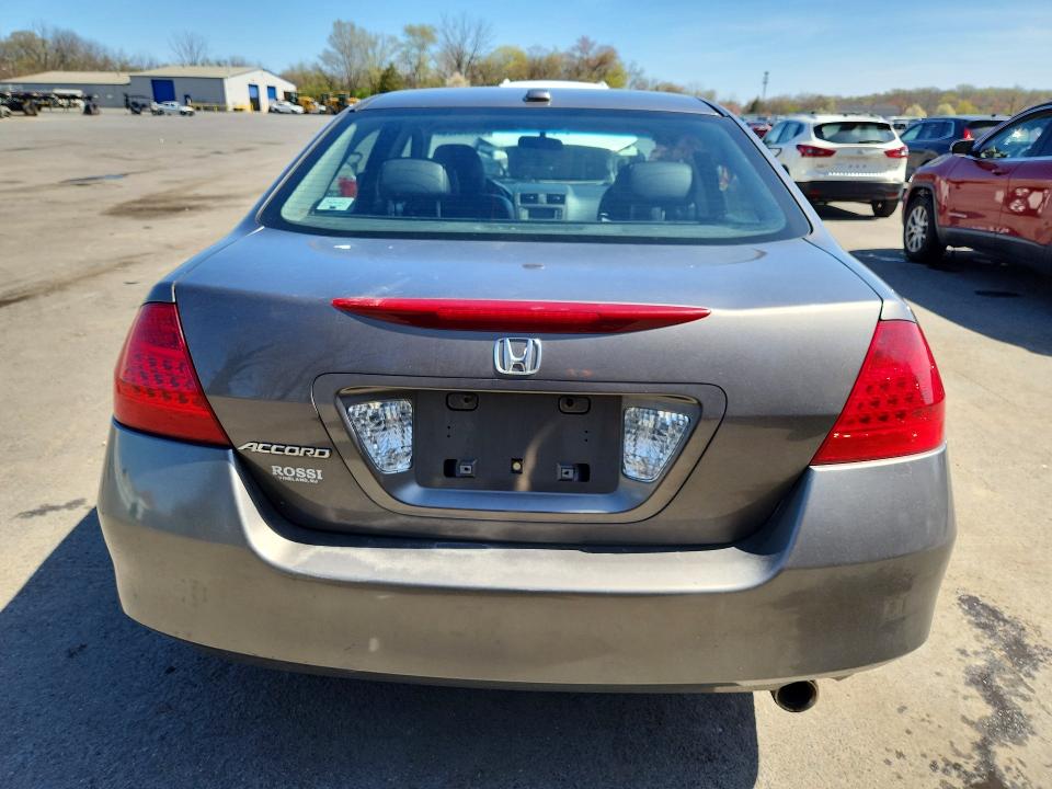 48539426 :رقم المزاد ، 1HGCM56836A088252 vin ، 2006 Honda Accord مزاد بيع