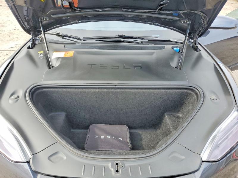 50547706 :رقم المزاد ، 5YJSA1E26JF283996 vin ، 2018 Tesla Model S مزاد بيع