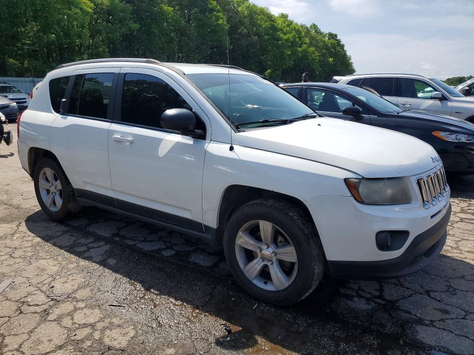 51550166 :رقم المزاد ، 1C4NJDBB4GD670937 vin ، 2016 Jeep Compass مزاد بيع