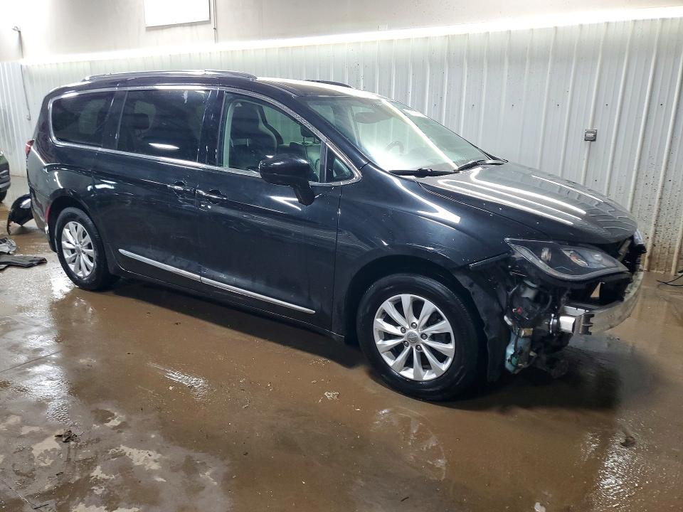48753896 :رقم المزاد ، 2C4RC1BG2KR650357 vin ، 2019 Chrysler Pacifica مزاد بيع