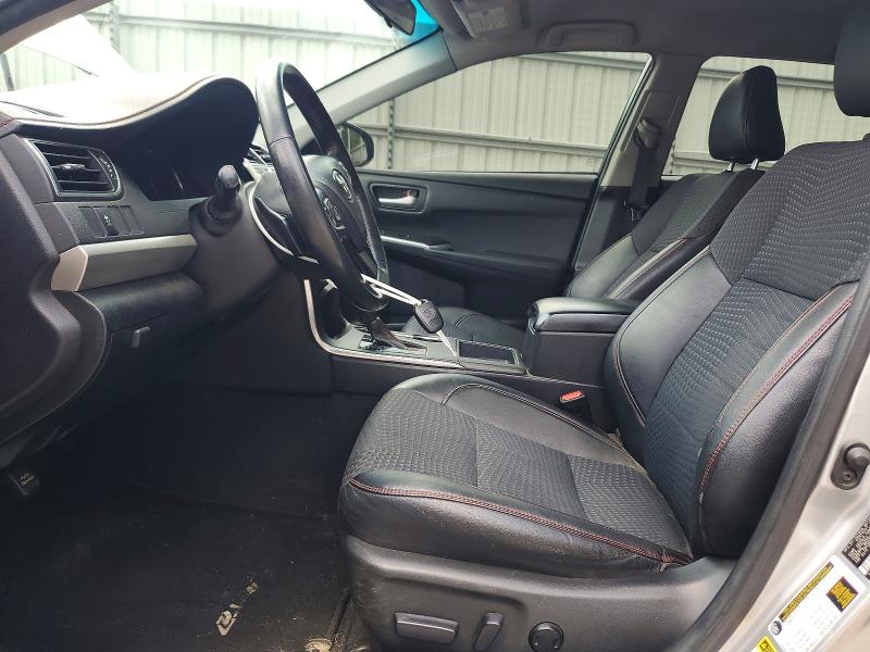 51785706 :رقم المزاد ، 4T1BF1FK5FU095917 vin ، 2015 Toyota Camry مزاد بيع