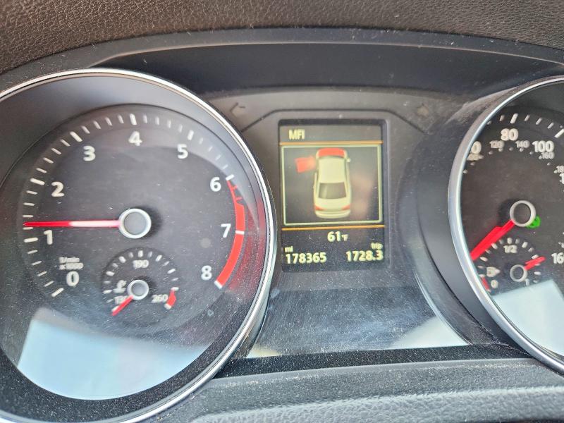 47326276 :رقم المزاد ، 1VWGT7A36HC077907 vin ، 2017 Volkswagen Passat مزاد بيع