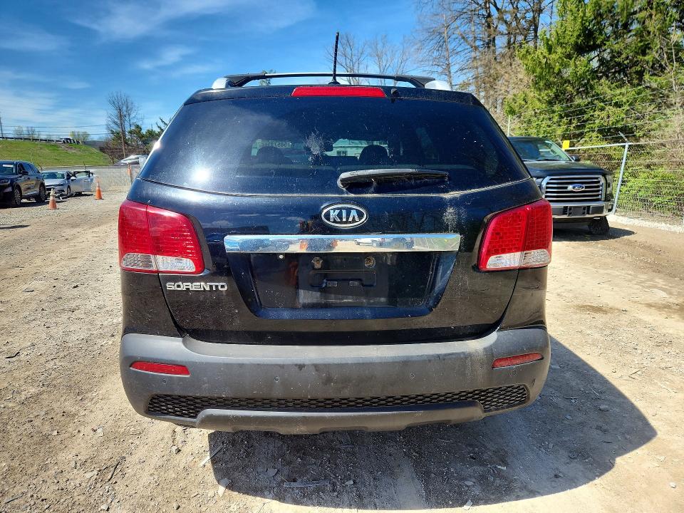 2011 Kia Sorento მანქანა იყიდება აუქციონზე, vin: 5XYKT4A1XBG174637, აუქციონის ნომერი: 50573396