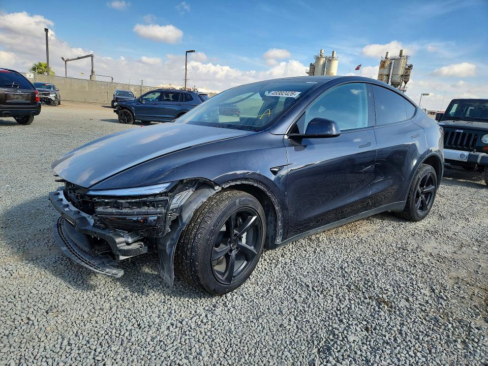 48382426 :رقم المزاد ، 7SAYGDEE8TF372575 vin ، 2026 Tesla Model Y مزاد بيع