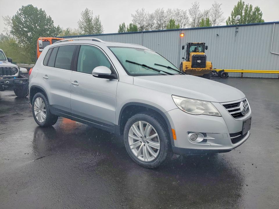 50950666 :رقم المزاد ، WVGAV7AX2BW547521 vin ، 2011 Volkswagen Tiguan مزاد بيع