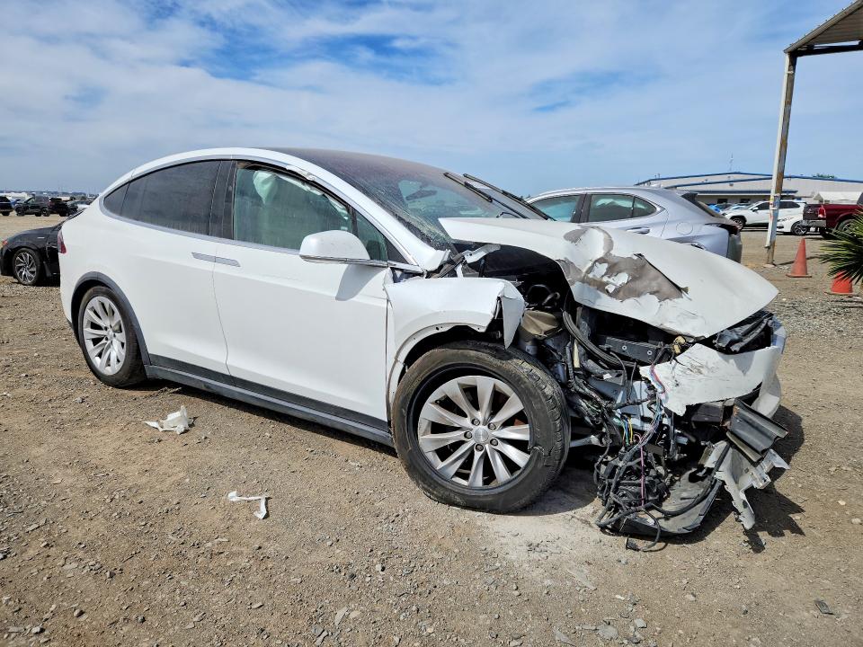 2020 Tesla Model X მანქანა იყიდება აუქციონზე, vin: 5YJXCAE23LF301809, აუქციონის ნომერი: 48531096