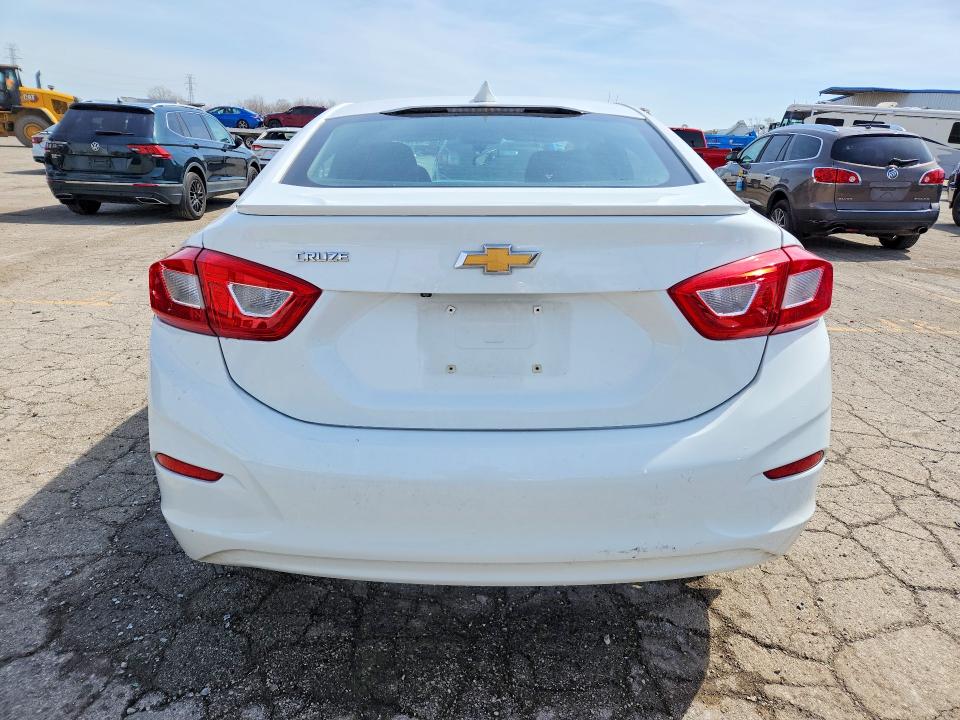 49124236 :رقم المزاد ، 1G1BE5SM3H7203354 vin ، 2017 Chevrolet Cruze مزاد بيع