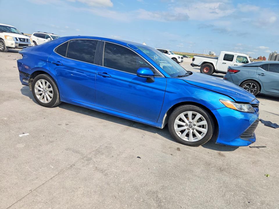 51709566 :رقم المزاد ، 4T1B11HK3KU255766 vin ، 2019 Toyota Camry مزاد بيع