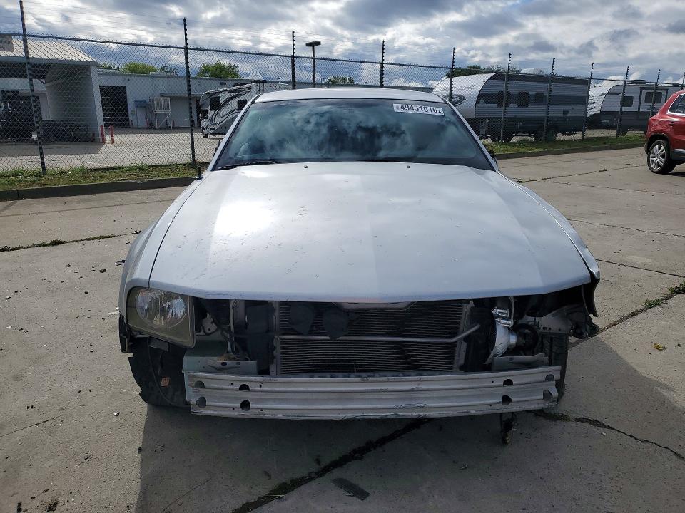 49451016 :رقم المزاد ، 1ZVHT82H885118160 vin ، 2008 Ford Mustang مزاد بيع