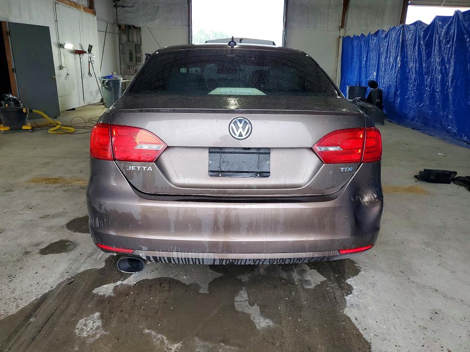 51607446 :رقم المزاد ، 3VWLL7AJ6EM391404 vin ، 2014 Volkswagen Jetta مزاد بيع