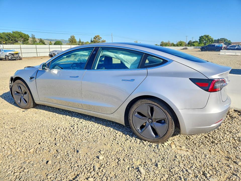 48210796 :رقم المزاد ، 5YJ3E1EB8JF127645 vin ، 2018 Tesla Model 3 مزاد بيع