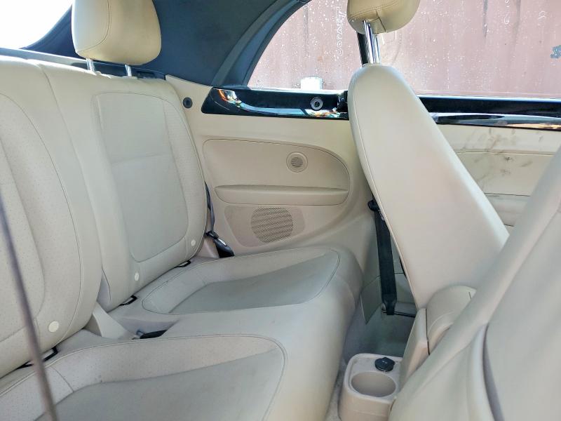 2015 Volkswagen Beetle მანქანა იყიდება აუქციონზე, vin: 3VW517ATXFM811702, აუქციონის ნომერი: 50424126