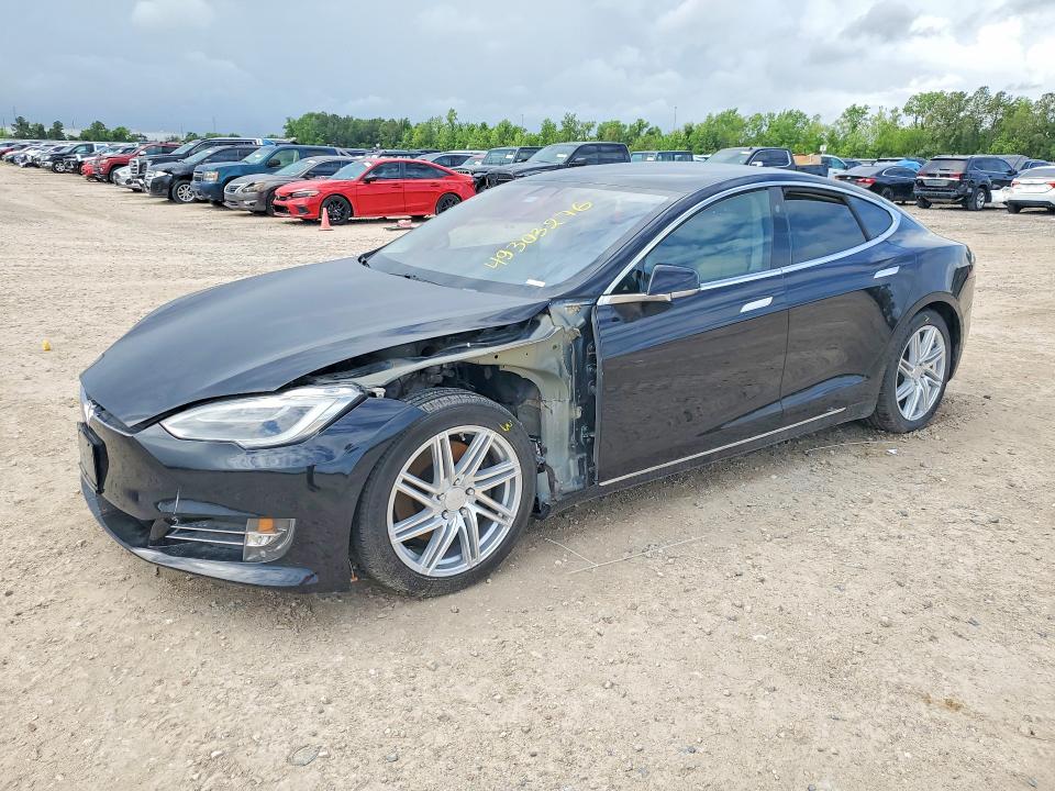 49303276 :رقم المزاد ، 5YJSA1E26JF239724 vin ، 2018 Tesla Model S مزاد بيع
