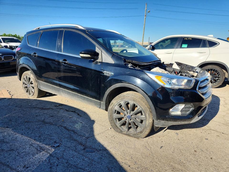 2017 Ford Escape მანქანა იყიდება აუქციონზე, vin: 1FMCU9JD7HUD25610, აუქციონის ნომერი: 50313866