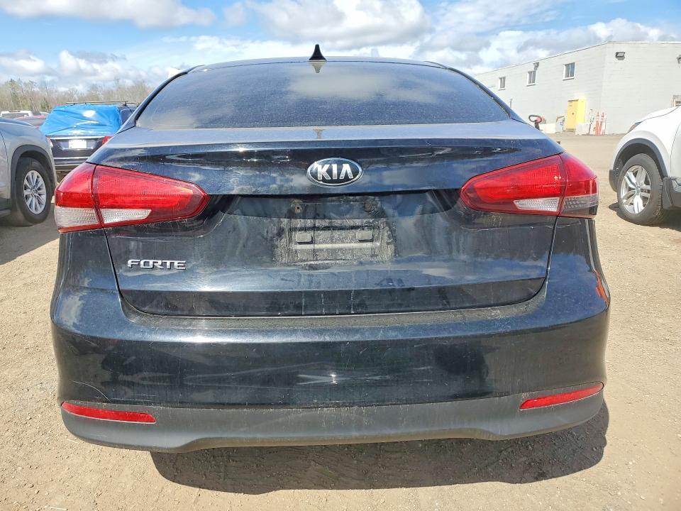 51440406 :رقم المزاد ، 3KPFK4A77JE163681 vin ، 2018 Kia Forte مزاد بيع