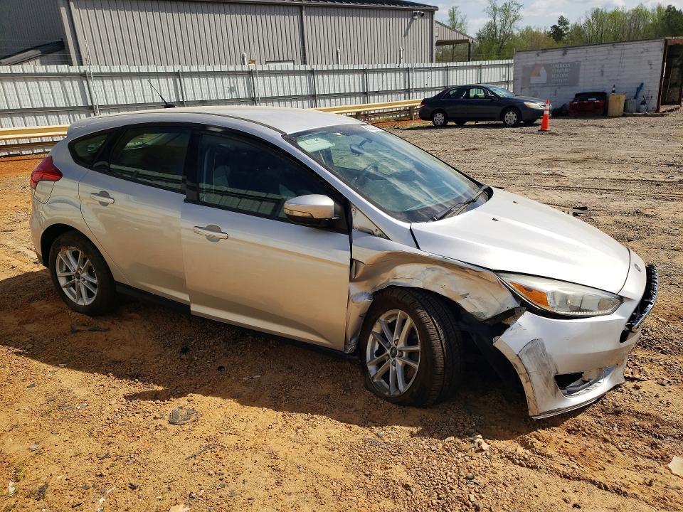 48624516 :رقم المزاد ، 1FADP3K24FL282329 vin ، 2015 Ford Focus مزاد بيع