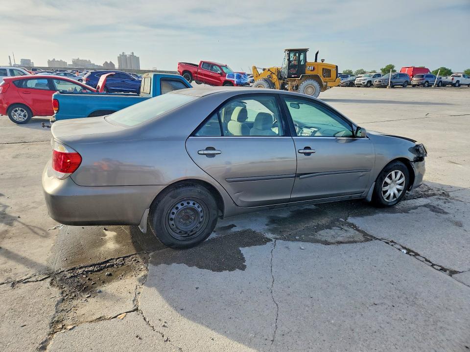 61665516 :رقم المزاد ، 4T1BE32K16U661740 vin ، 2006 Toyota Camry مزاد بيع