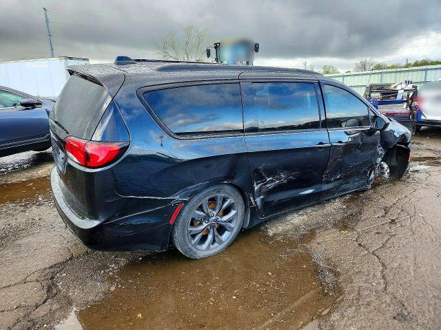 2018 Chrysler Pacifica მანქანა იყიდება აუქციონზე, vin: 2C4RC1EG1JR237579, აუქციონის ნომერი: 49893756