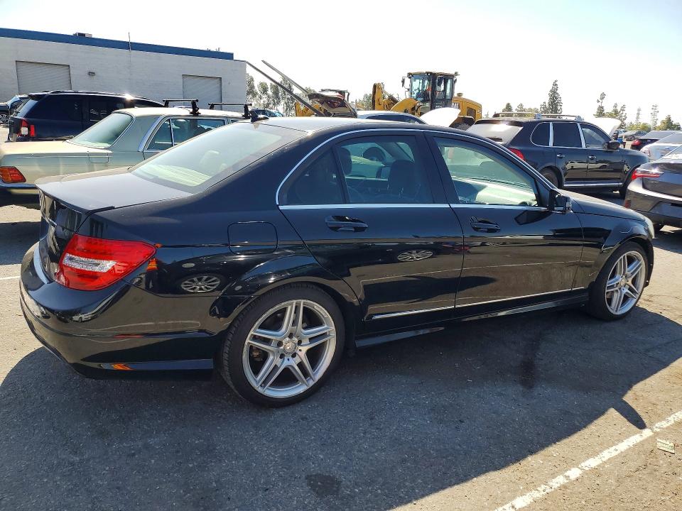 2013 Mercedes-benz C მანქანა იყიდება აუქციონზე, vin: WDDGF4HB3DR294009, აუქციონის ნომერი: 50350596