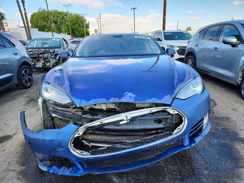 50050476 :رقم المزاد ، 5YJSA1CN6DFP04231 vin ، 2013 Tesla Model S مزاد بيع
