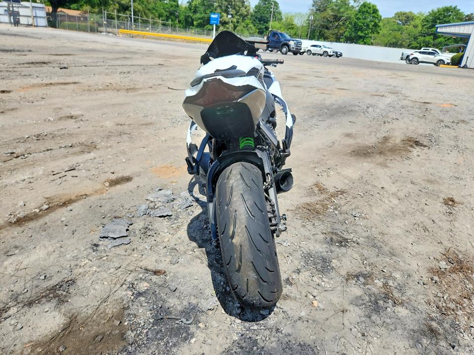 50655526 :رقم المزاد ، JKAZXCS13HA009284 vin ، 2017 Kawasaki Zx1000 مزاد بيع