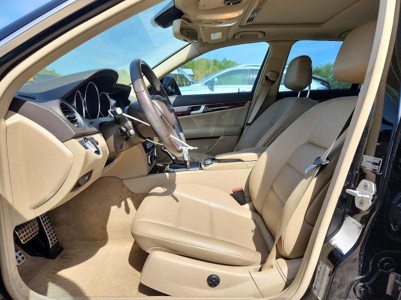 Продажа на аукционе авто 2013 Mercedes-benz C, vin: WDDGF8AB9DR282304, номер лота: 48925936