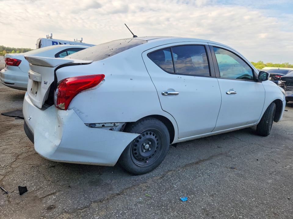 48800456 :رقم المزاد ، 3N1CN7AP3HK467262 vin ، 2017 Nissan Versa مزاد بيع