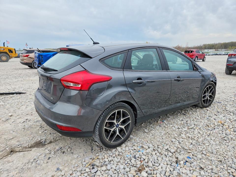 50648136 :رقم المزاد ، 1FADP3M29HL324008 vin ، 2017 Ford Focus مزاد بيع